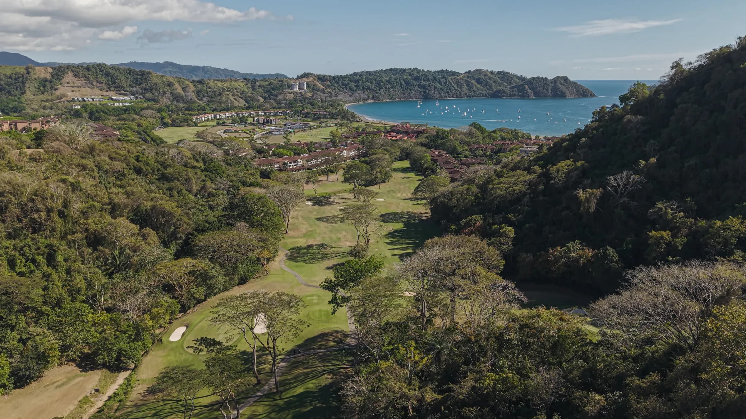 Campo de golf de Los Sueños sobre la bahía